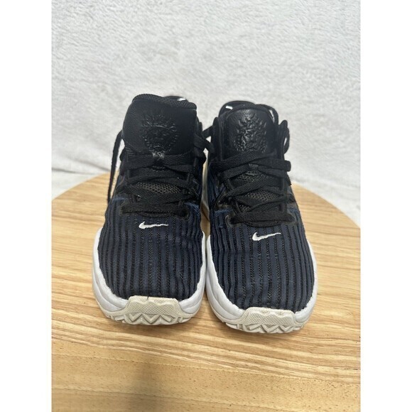 Nike Kids' Grade School LeBron Witness 6 Basketball Shoes Size 4 Youth - Picture 2 of 6